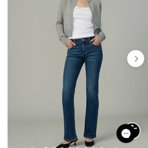 Joe’s Jeans Mid Rise Curvy Bootcut Size 30 Danitza